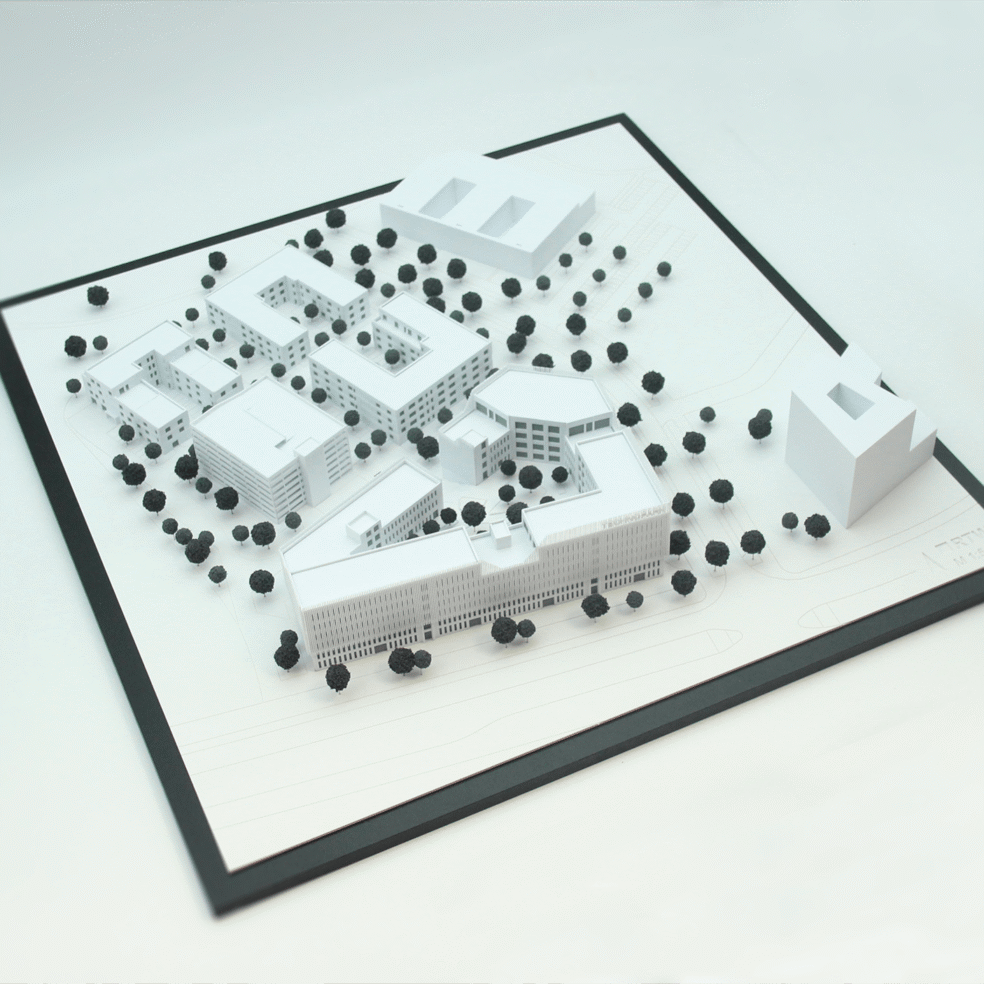 Fassadendetail des Architekturmodells vom Technopark Hannover mit feiner Gliederung und präziser Öffnungsstruktur.