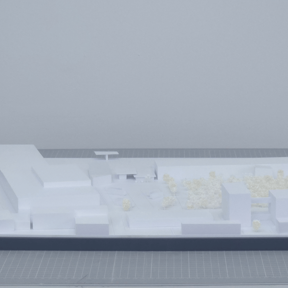 Perspektive über Bestandsgebäude auf die Baukörper der Werkserweiterung.